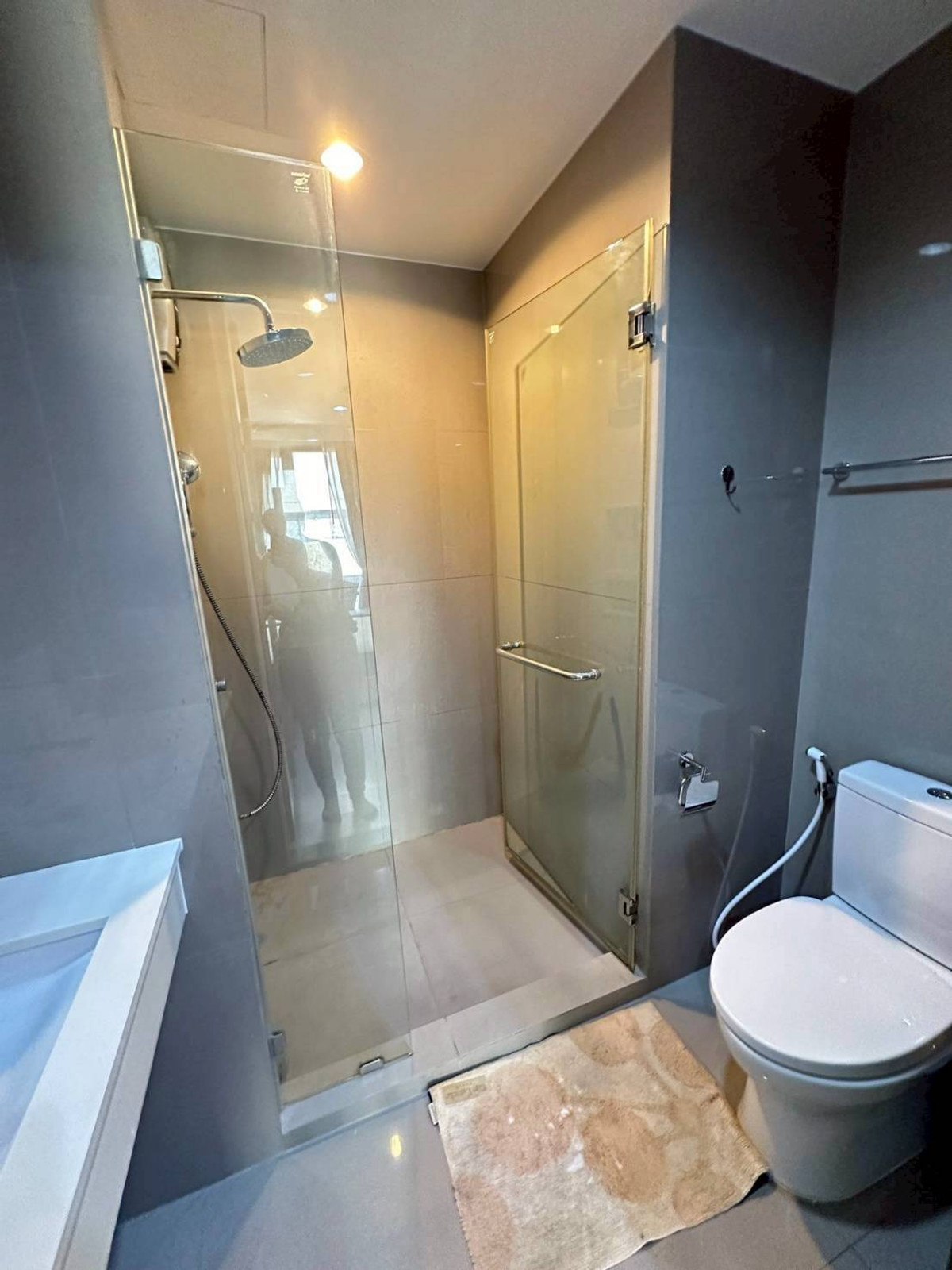 For RentCondoSukhumvit, Asoke, Thonglor : Condominium for rent Rhythm Sukhumvit 42, 6th floor, near BTS Ekkamai (N.2058)