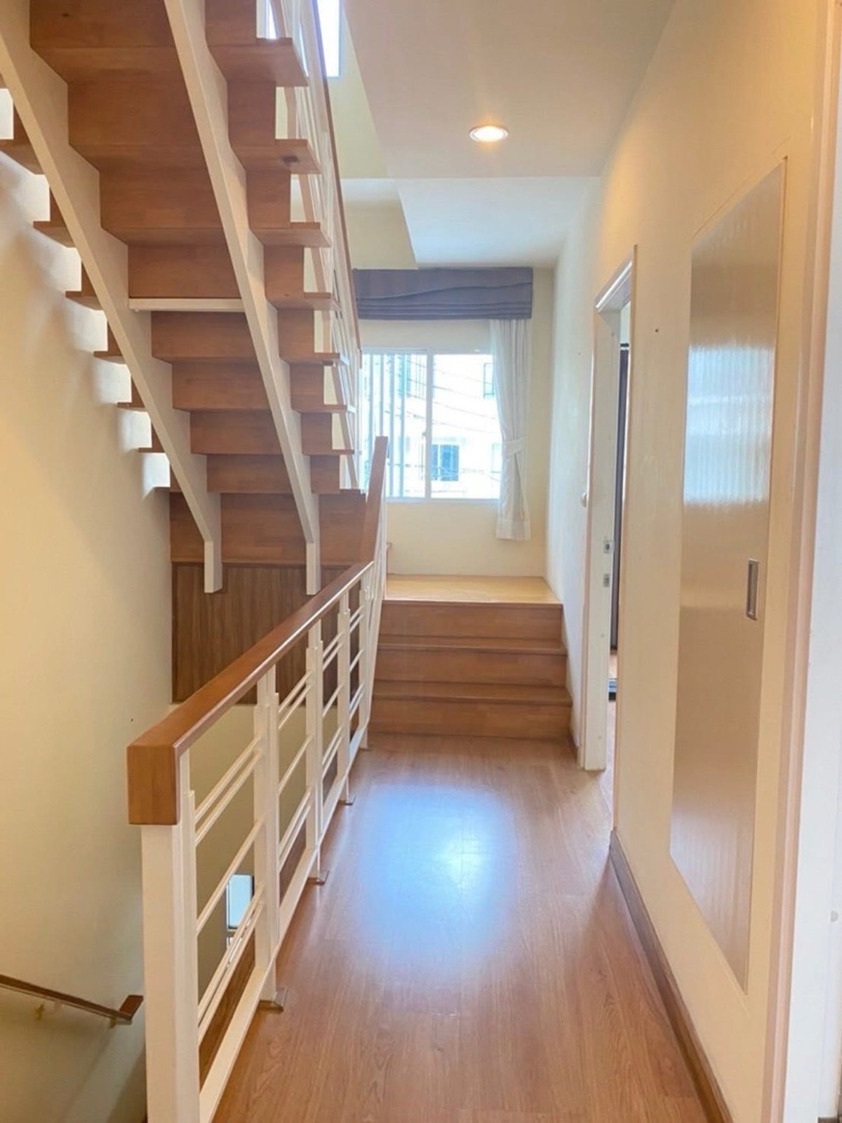 ให้เช่าทาวน์โฮมพัฒนาการ ศรีนครินทร์ : ให้เช่า ทาวน์โฮม 3 ชั้น 20.10 ตร.วา หน้ากว้าง 5.5 ตร.ม 3ห้องนอน 3ห้องน้ำ พาทิโอ พัฒนาการ 38 🔥 รับสัตว์เลี้ยง🐱💰 30,000 บาท/เดือน 