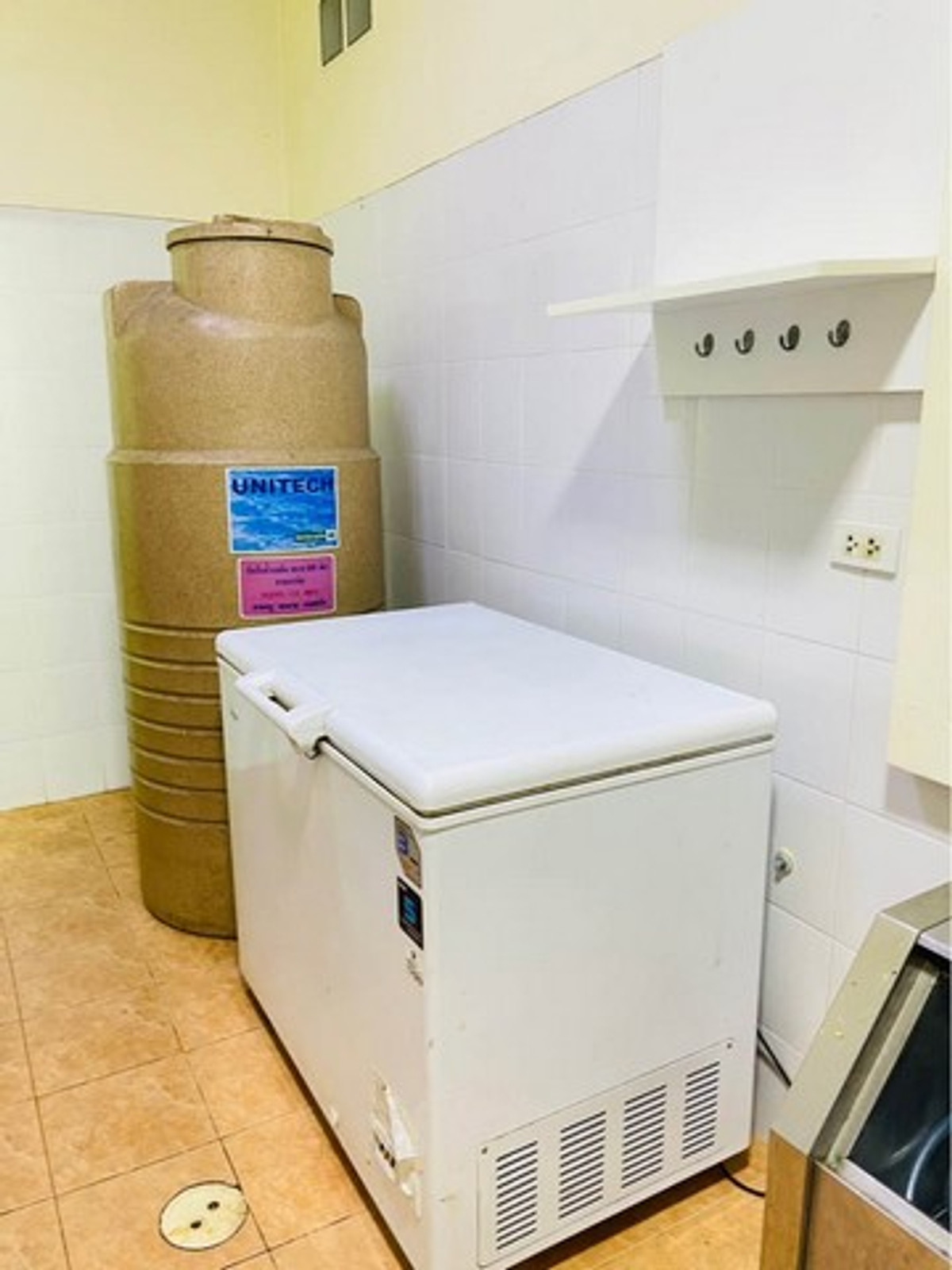 For RentShop HouseSamut Prakan,Samrong : HR3341 Commercial building for rent, 3 floors, beautifully decorated, ready to do business & Residential, can enter and exit in many ways, near Mega Bangna.