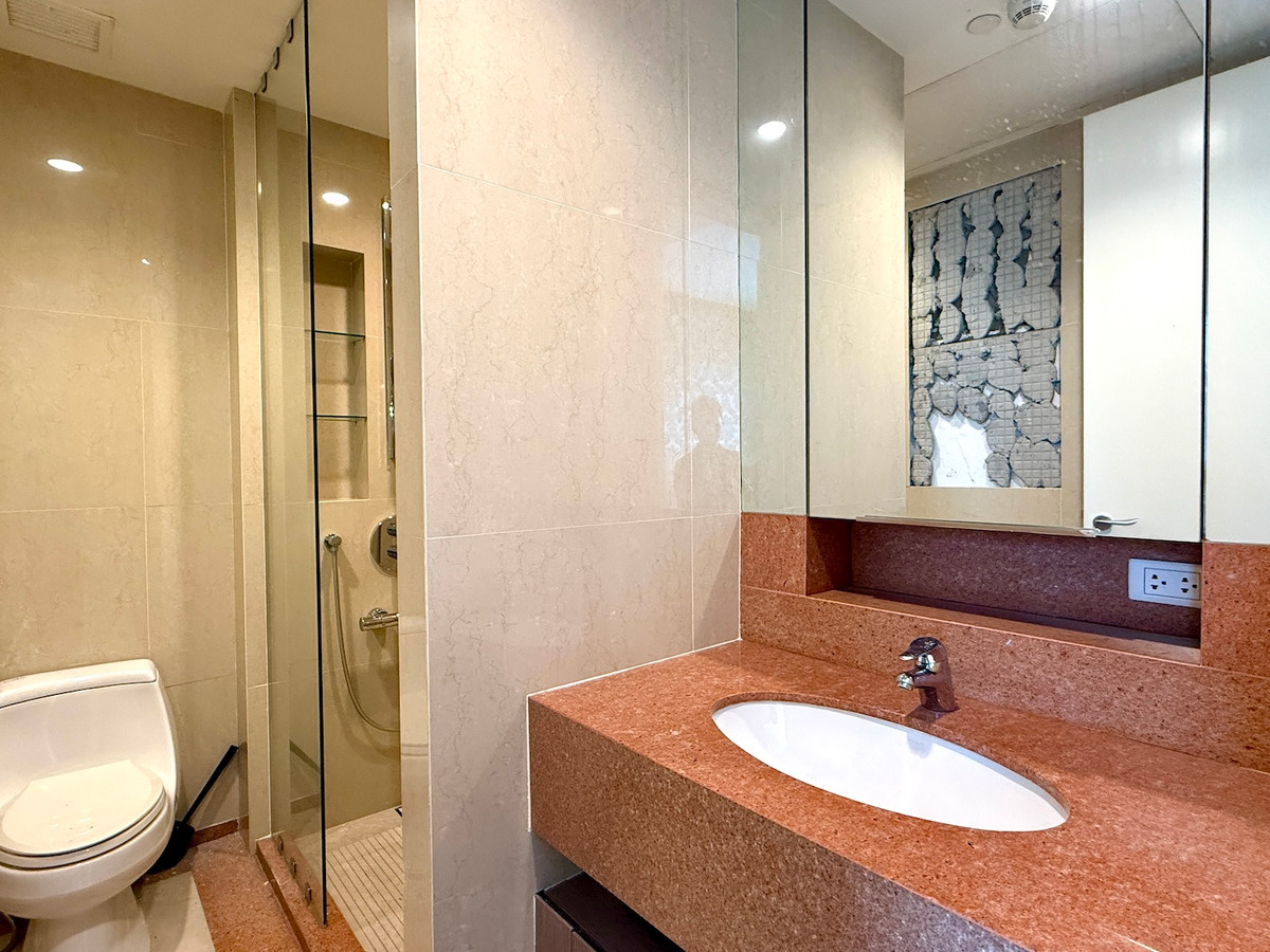 ให้เช่าคอนโดวิทยุ ชิดลม หลังสวน : คอนโด super luxury 3 ห้องนอน บนถนนราชดำริ 