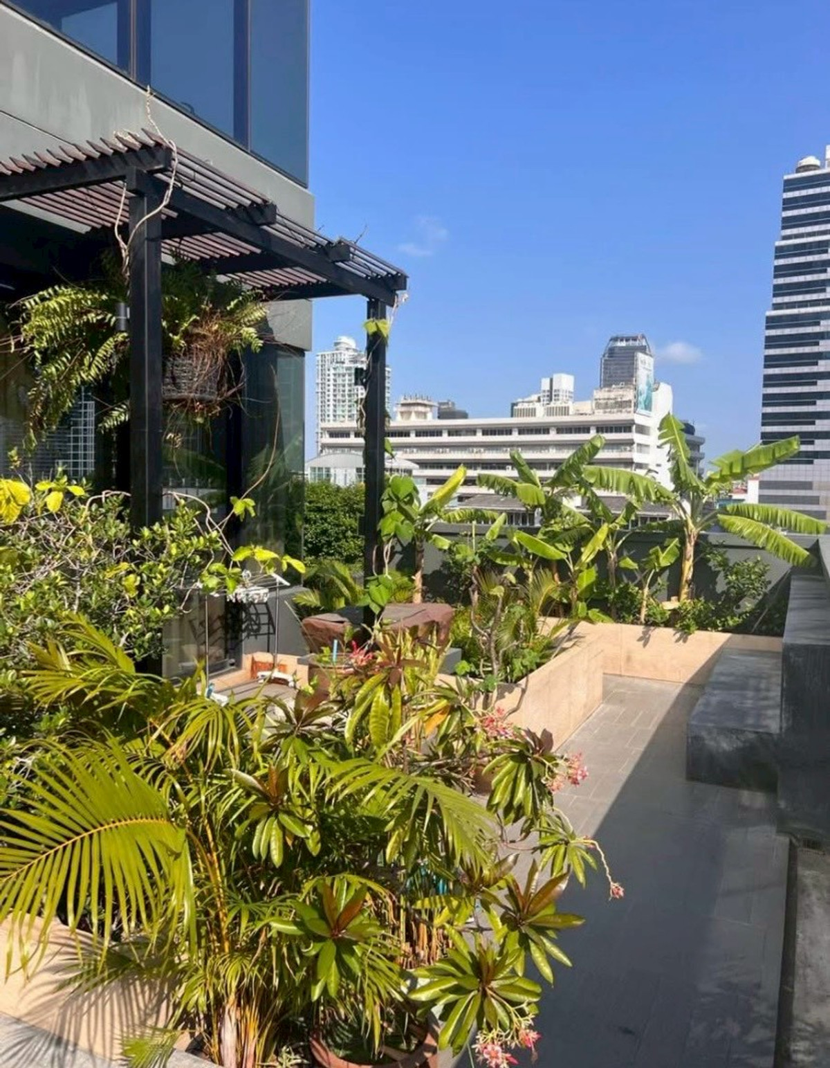 ให้เช่าคอนโดสีลม ศาลาแดง บางรัก : Luxury Condo for Rent Chong Nonsi | Pet-Friendly Luxury | Near BTS Chong Nonsi | 85,000 THB/Month | คอนโดหรูให้เช่า ช่องนนทรี เลี้ยงสัตว์ได้ หรูหรา ใกล้ BTS ช่องนนทรี 85,000 บาท/เดือน – LTH14796