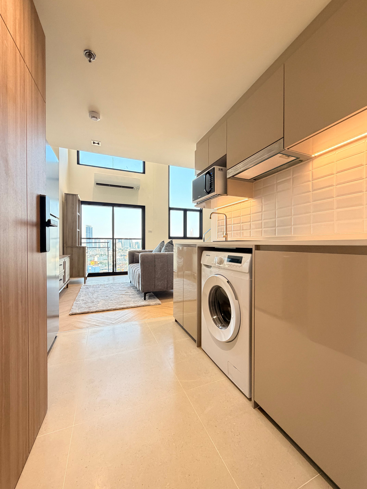 For RentCondoWongwianyai, Charoennakor : Loft Duplex room, fully furnished, ready to move in, free WiFi throughout the contract.