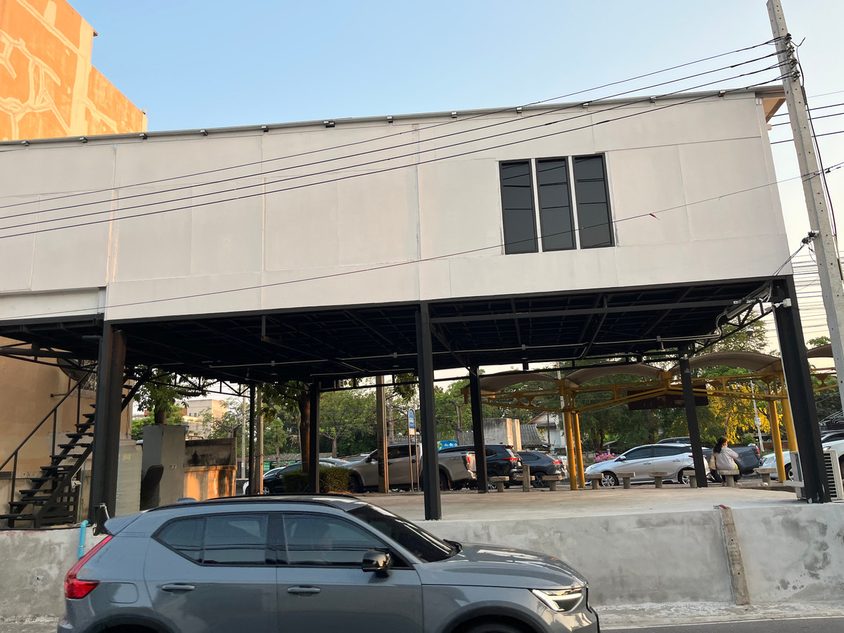 ขายสำนักงานเกษตร นวมินทร์ ลาดปลาเค้า : ขายที่ดินติดถนนเกษตรนวมินทร์ 20 ตรว. พร้อมออฟฟิต  ขาย 4.7 ล้าน  