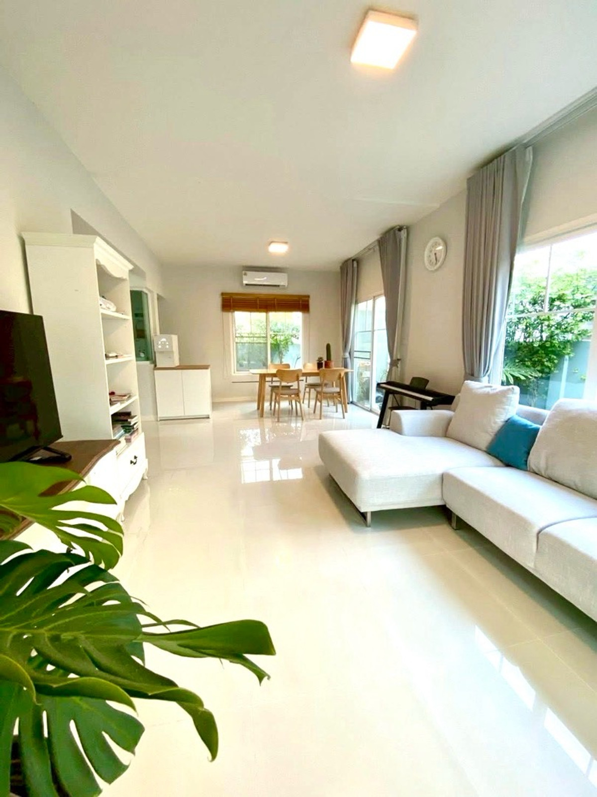 For RentHouseBangna, Bearing, Lasalle : 🌟For Rent: detached house at Villaggio Srinakarin–Bangna. Two-storey. Featuring 3 bedrooms 3 bathrooms, fully furnished.💥Rental Fee: 50,000 THB/month. 