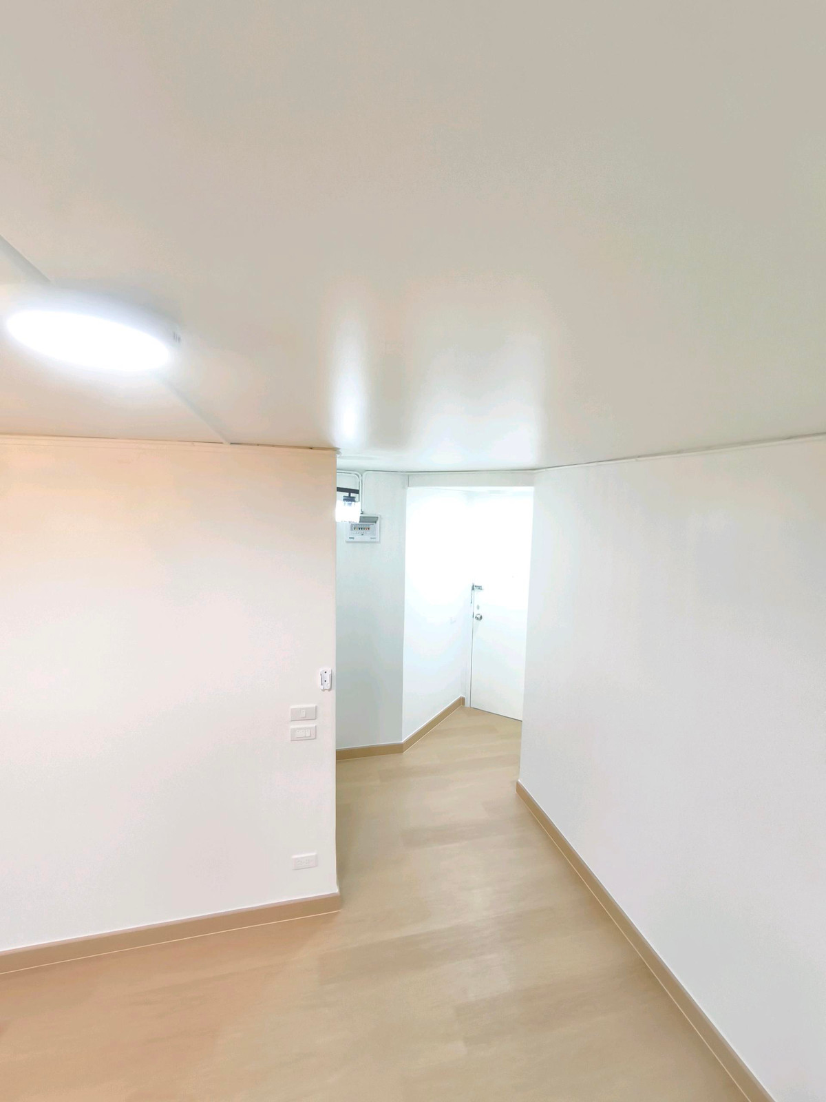 ขายคอนโดแจ้งวัฒนะ เมืองทอง : ขายด่วน! คอนโดเมืองทองC6 ห้องมุม พื้นที่กว้าง 40+ ตรม. เพียง 8.8 แสนบาท