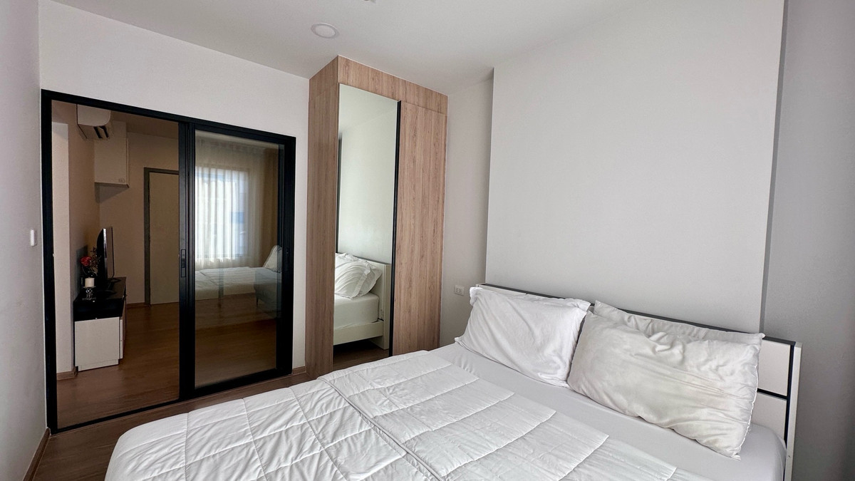 For RentCondoPinklao, Charansanitwong : Condo for rent, Chewathai Pinklao, near Siriraj, near Thammasat University, Tha Phrachan.