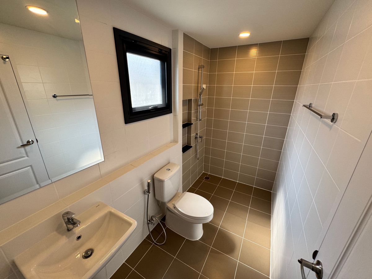 For RentHouseVipawadee, Don Mueang, Lak Si : 2-story detached house with furniture, beautifully decorated, for rent in Don Mueang-Vibhavadi area. Near Don Mueang Airport, only 3 km.