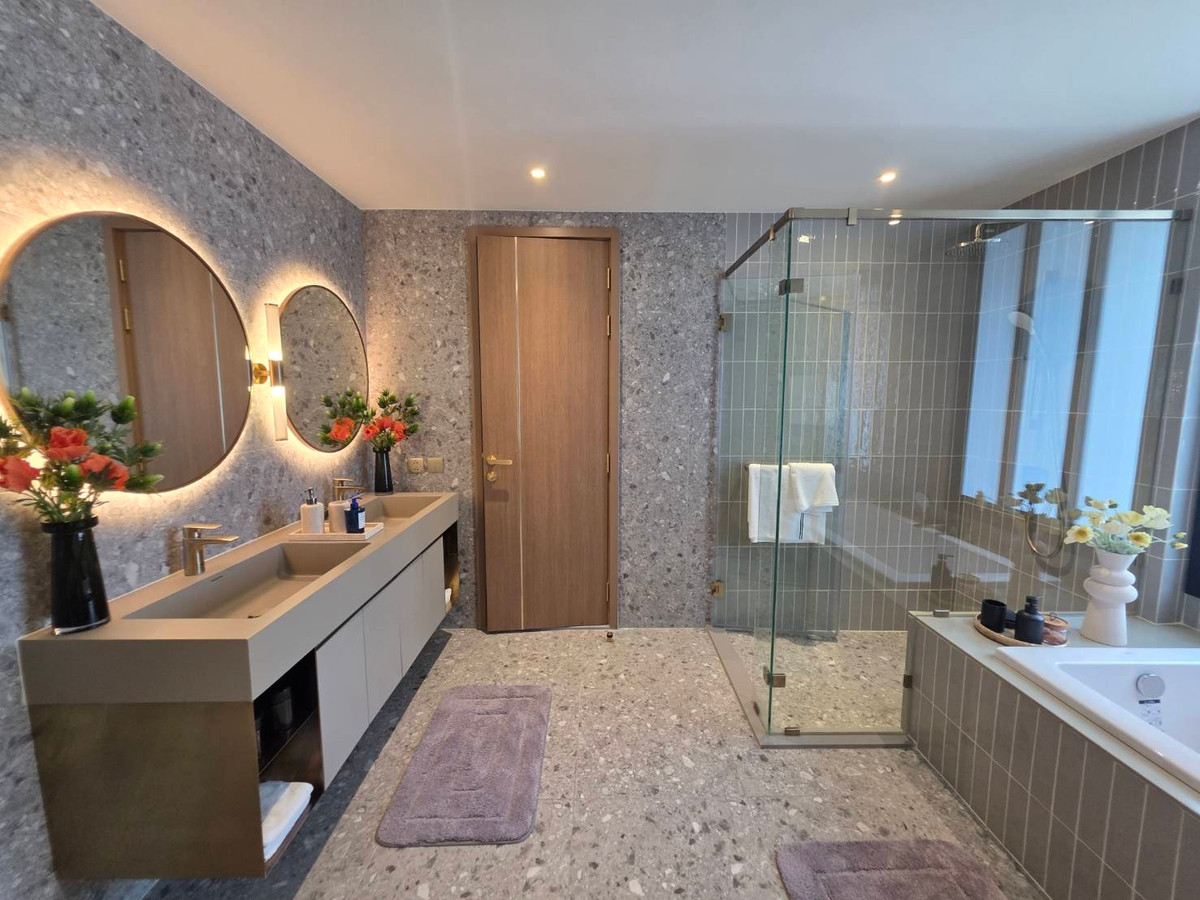 For SaleCondoSukhumvit, Asoke, Thonglor : Via 34 (Sukhumvit 34): 3bed 3bath 150.5sqm. from 41,000,000 million Am: 0656199198