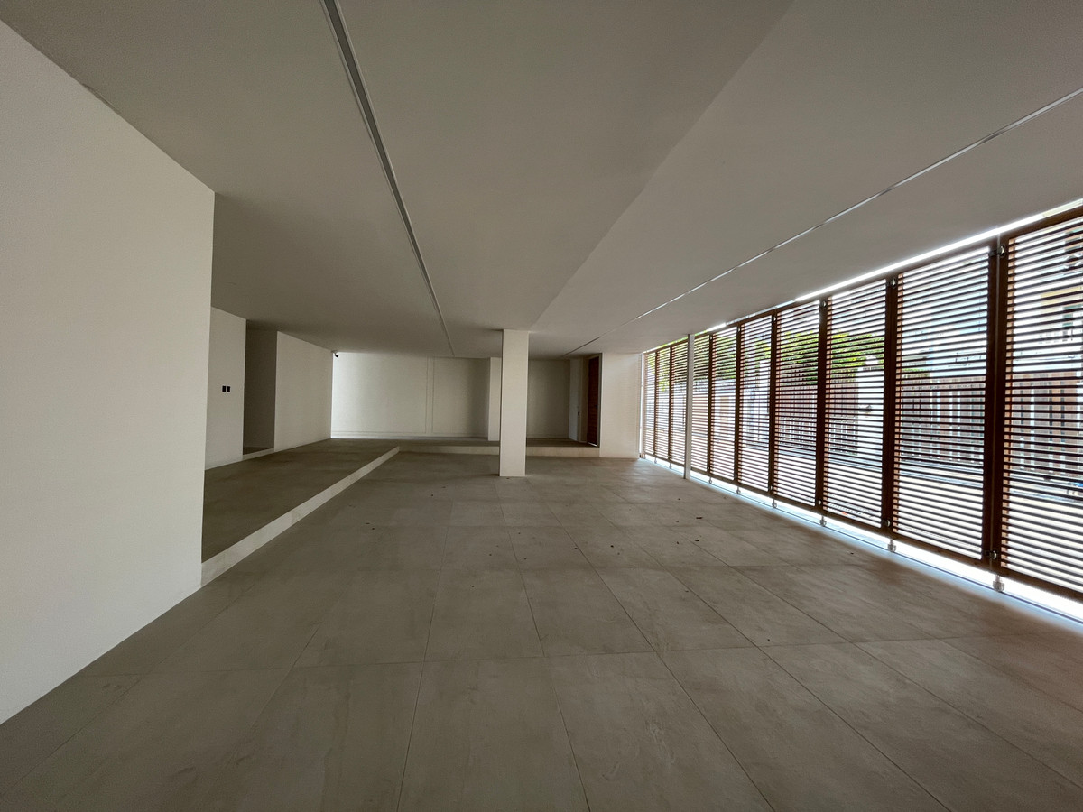 ขายบ้านเลียบทางด่วนรามอินทรา : 🔥 EXCLUSIVE PROMOTION 🔥โอกาสสุดท้ายในการครอบครองในราคาพิเศษที่สุด [ขาย] 💎 Ultra Luxury Show Unit | ELIVA Ekkamai - Eastville 💎 บ้านเดี่ยวหรู 3 ชั้น ดีไซน์ Mid-Century Modern — ความเป็นส่วนตัวสูงสุดเพียง 4 ยูนิตในโครงการ!