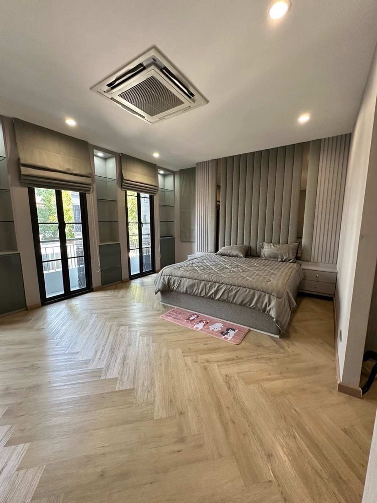 ให้เช่าทาวน์โฮมนวมินทร์ รามอินทรา : ปล่อยเช่า ทาวน์โฮมหรู ซอยรามอินทรา 62 พร้อมเฟอร์นิเจอร์ สามารถเลี้ยงสัตว์ได้