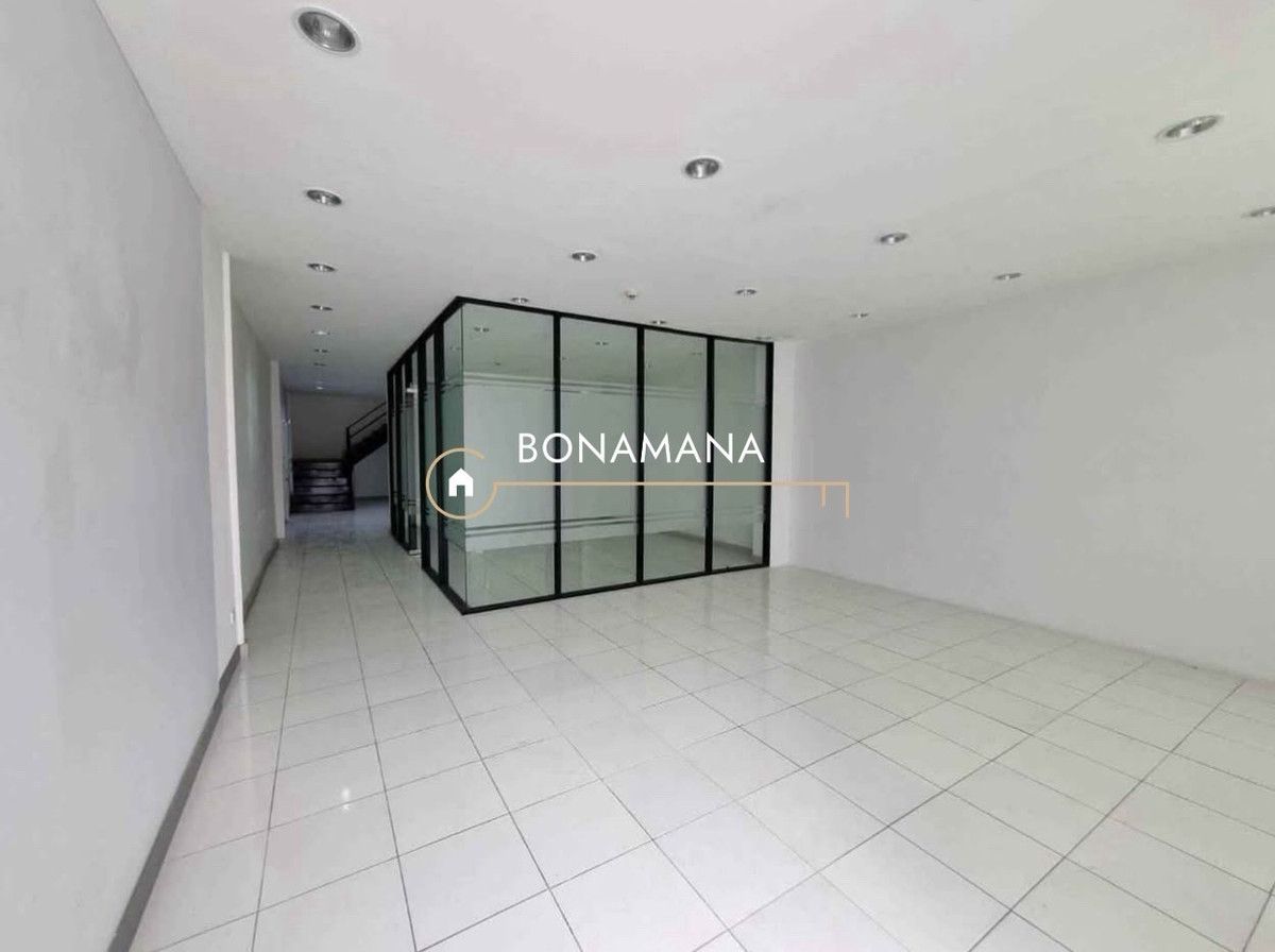 For RentWarehouseRama9, Petchburi, RCA : Office, warehouse for rent, Ramkhamhaeng, Khlong Tan