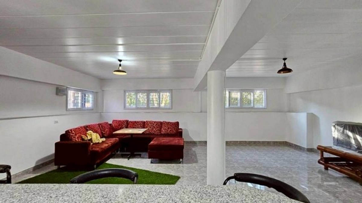 ขายบ้านพัทยา บางแสน ชลบุรี สัตหีบ : ขายบ้านเดี่ยว 2 ไร่ 94.5 ตรว. ใกล้อ่างเก็บน้ำมาบประชัน 5 นอน 6 น้ำ มีบ้านพักรีสอร์ท 3 หลัง และห้องใต้ดินสุดหรู ใกล้สนามกอล์ฟและรร.นานาชาติ 