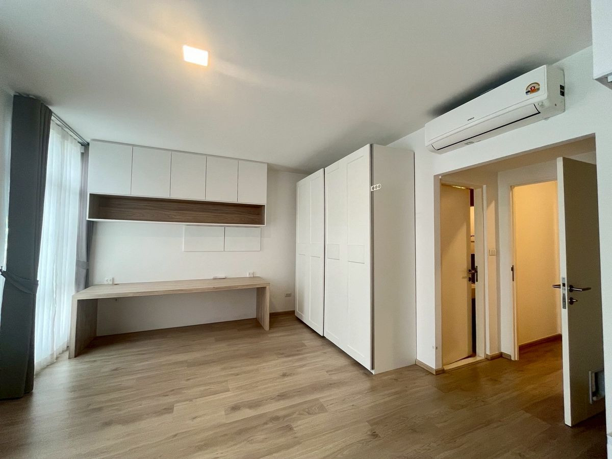 For RentTownhomeBangna, Bearing, Lasalle : 2-story townhome with furniture, beautifully decorated, for rent in Bangna-Bang Kaeo area. Near Ramkhamhaeng University Bangna campus only 700 meters.