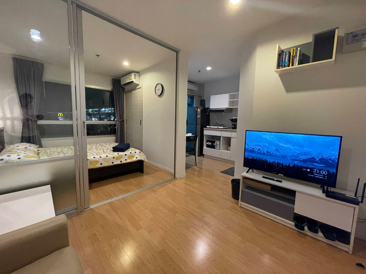 For SaleCondoPattanakan, Srinakarin : Condo for sale next to BTS Yellow Line, Hua Mak Station, near Airport Link electricity, Hua Mak Station.