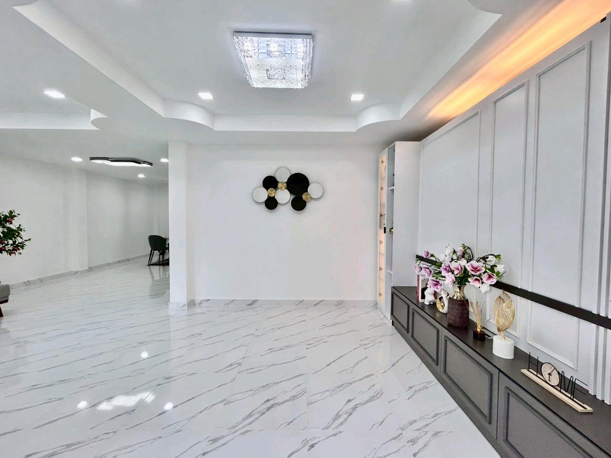 For SaleHouseNawamin, Ramindra : 2-storey detached house, beautifully decorated, ready to move in, location next to the road along Khlong Song. 
Price only 4,990,000 baht