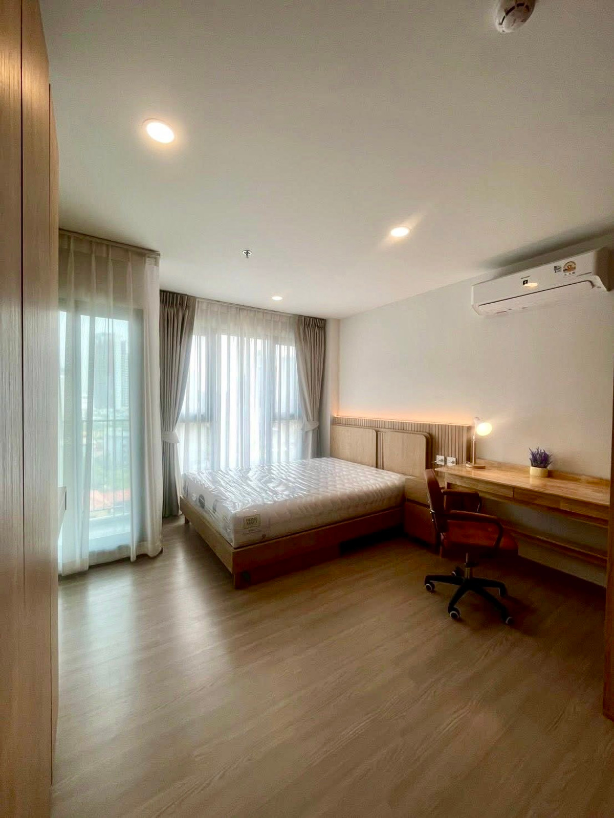 ให้เช่าคอนโดคลองเตย กล้วยน้ำไท : 🔥🔥 ห้องใหม่ มือหนึ่ง! แต่งครบ พร้อมอยู่ 🔥🔥 💥 ให้เช่าเพียง 18,000 บาท/เดือน 💥