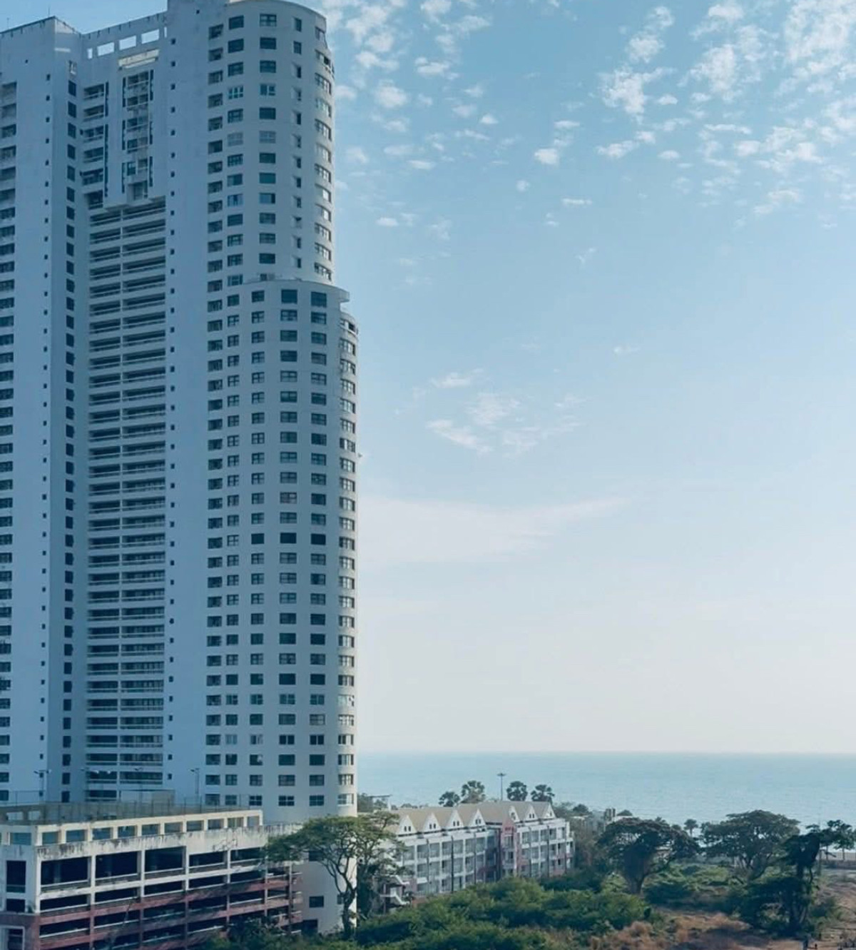 ขายคอนโดพัทยา บางแสน ชลบุรี สัตหีบ : ขายด่วนคอนโดติดหาดจอมเทียน ห้องสวย ตกแต่งใหม่พร้อมเข้าอยู่