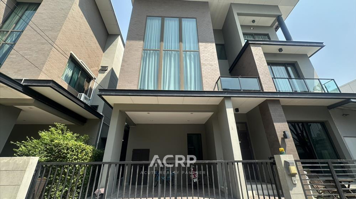 ให้เช่าบ้านรามคำแหง หัวหมาก : บ้านเดี่ยว 3 ชั้นหรู 350 ตารางเมตร ทำเลลาดพร้าว 112 - ทาวน์อินทาวน์ ใกล้โรงเรียนนานาชาติชั้นนำ