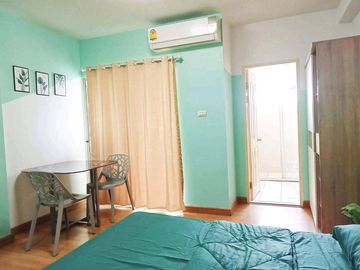 For RentCondoBang kae, Phetkasem : Condo near BTS BangWa Interchange MRT, in front of the road, convenient travel, make an appointment to view the room.
