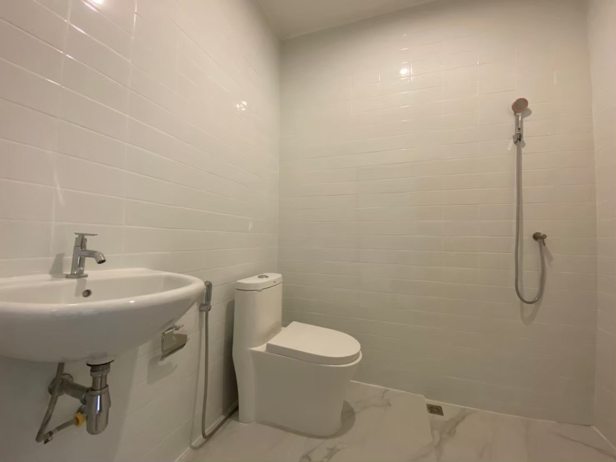 For SaleTownhomeVipawadee, Don Mueang, Lak Si : Newly renovated house for sale, 2-story townhouse, 16 sq m, Rattanawalai Village. Near Don Mueang Airport and the Red Line.