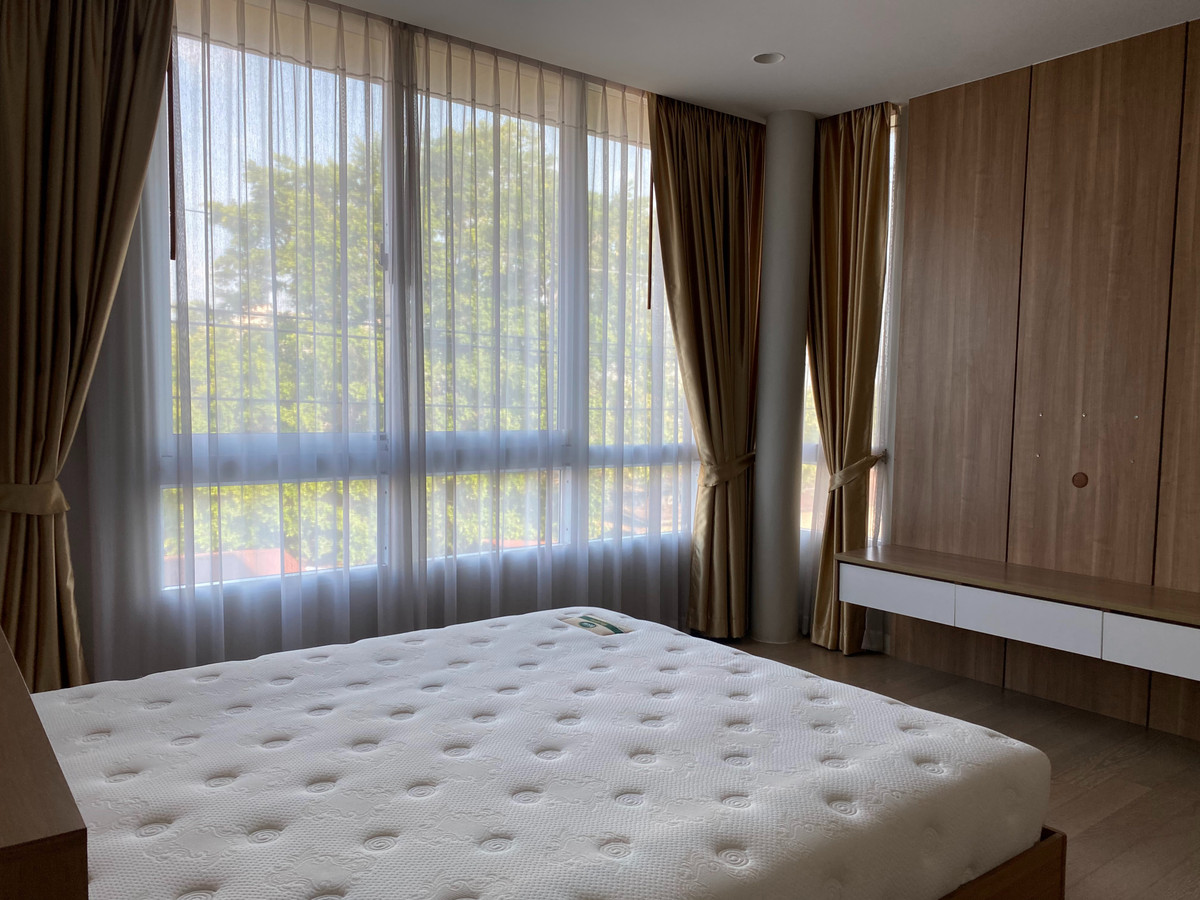 HouseSapankwai,Jatujak : [FOR RENT AND SELL] I-nine Inthamara 9 for sale and rent, 3-story detached house, I-nine project, Soi Inthamara 9, house style, 3 bedrooms, 5 bathrooms, size 39 sq m., usable area 302 sq m., near BTS Saphan Khwai Station, only 1 km., with parking for 3 ca