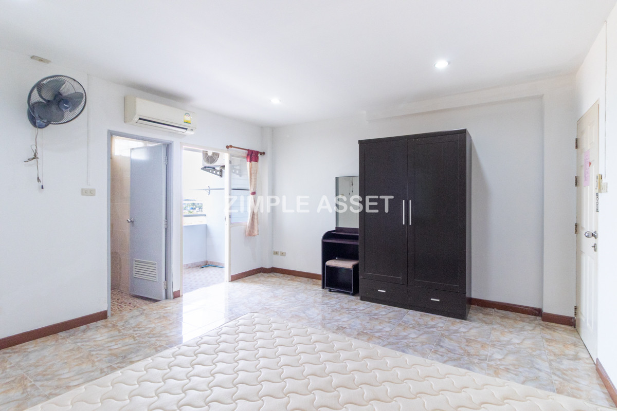 For RentSamut Prakan,Samrong : Line ID: @zimple_asset  Apartment with exclusive price near Bang Phli Industrial Estate, furnished, secure, ready to move-in and near market and supermarket.