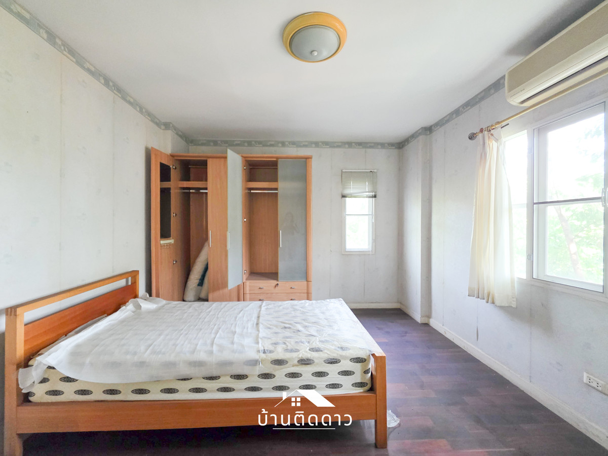 ขายบ้านราษฎร์บูรณะ สุขสวัสดิ์ : ขายตามสภาพแต่ศักยภาพล้น! บ้านเดี่ยวมัณฑนา 4 นอน 3 น้ำ พื้นที่เยอะสะใจ ใกล้สโมสรส่วนกลาง แถมทำเลยังใกล้พระราม3 เพียง 15 นาที