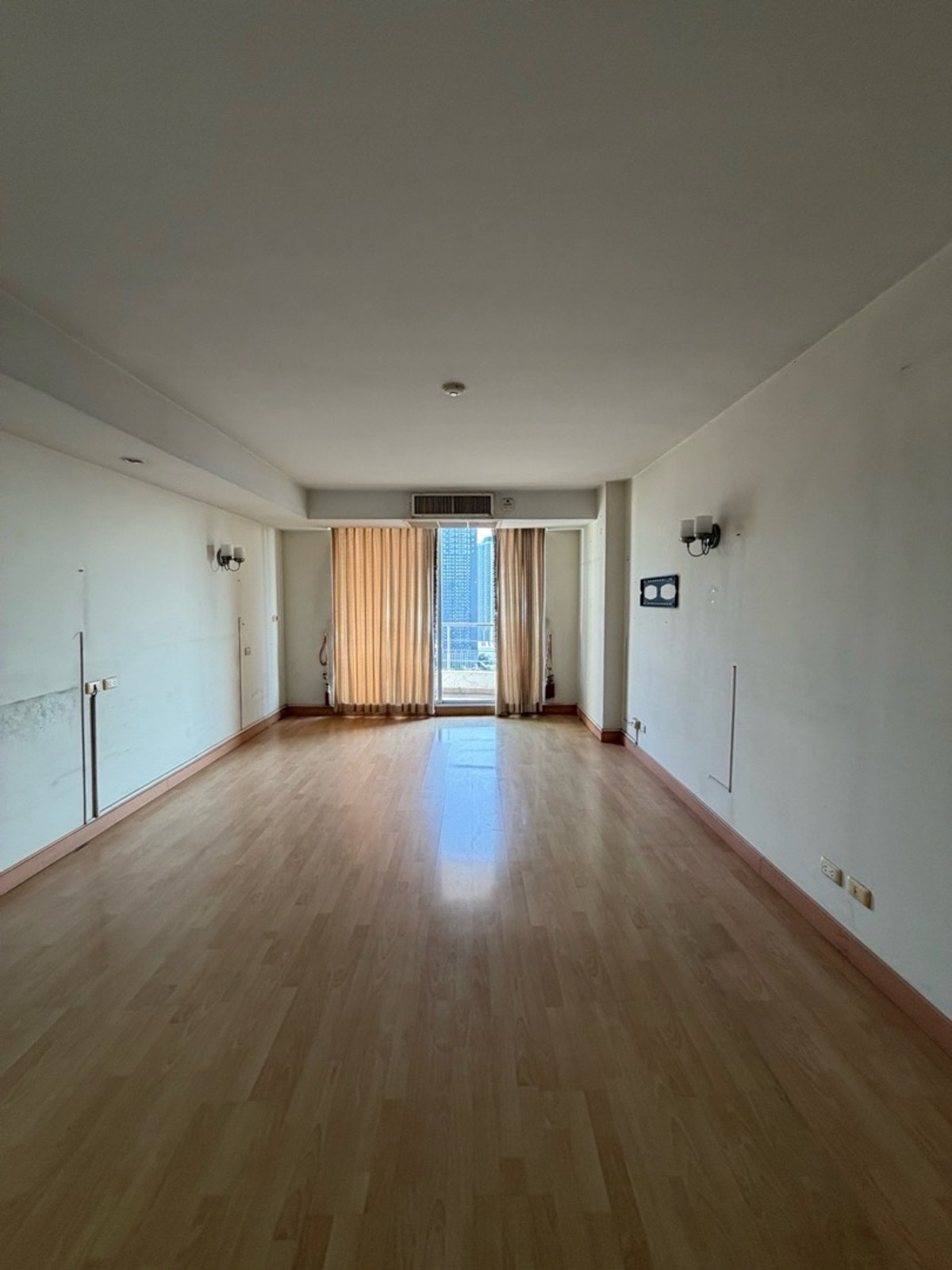 ขายคอนโดเกษตรศาสตร์ รัชโยธิน : ขายด่วน🔥ศุภาลัย ปาร์ค พหลโยธิน 21
(131 ตรม) 3 นอน 3 น้ำเพียง 9.8 ล้าน