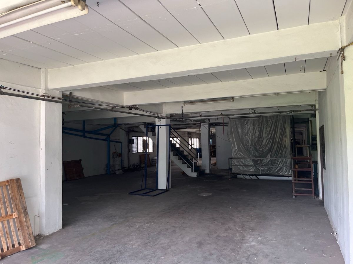 For RentWarehouseMahachai Samut Sakhon : Factory, warehouse for rent, purple space, has Factory 4 license, near Mahachai Muang Mai, Rama 2 Road, size 800 sq m., 3 phase electricity, container trucks can enter and exit, ready to use.