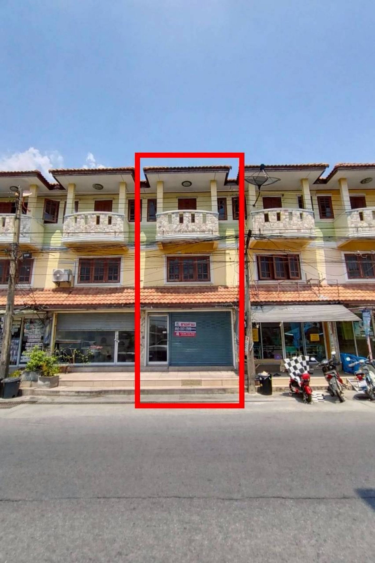 ขายอาคารพาณิชย์ปทุมธานี รังสิต ธรรมศาสตร์ : อาคารพาณิชย์ 3 ชั้น หมู่บ้านพูลผล ถนนพหลโยธิน ตำบลคูคต อำเภอลำลูกกา จังหวัดปทุมธานี