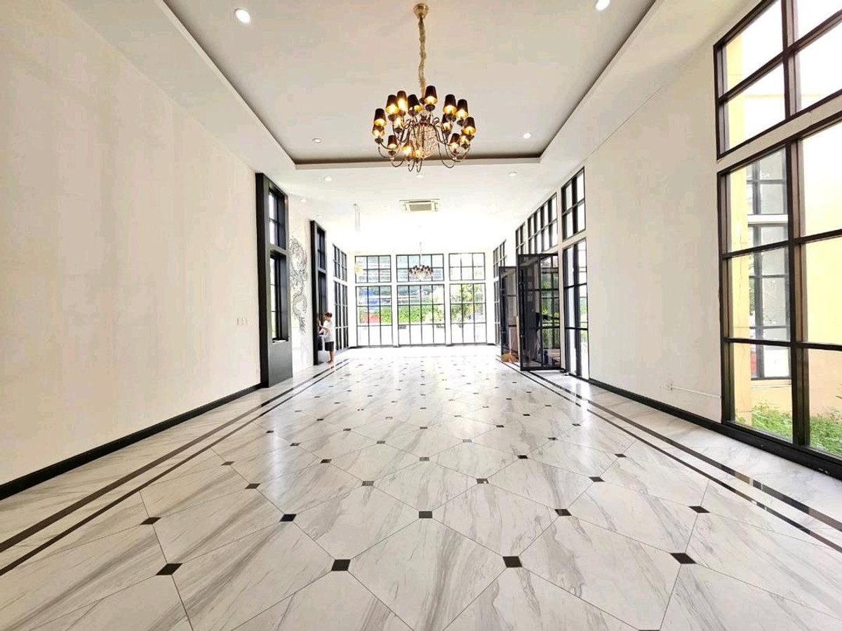 For RentLandBangna, Bearing, Lasalle : #Land for rent with building, Soi Bearing 5 📞066-165-9828, just 3 minutes to the BTS Bearing station.