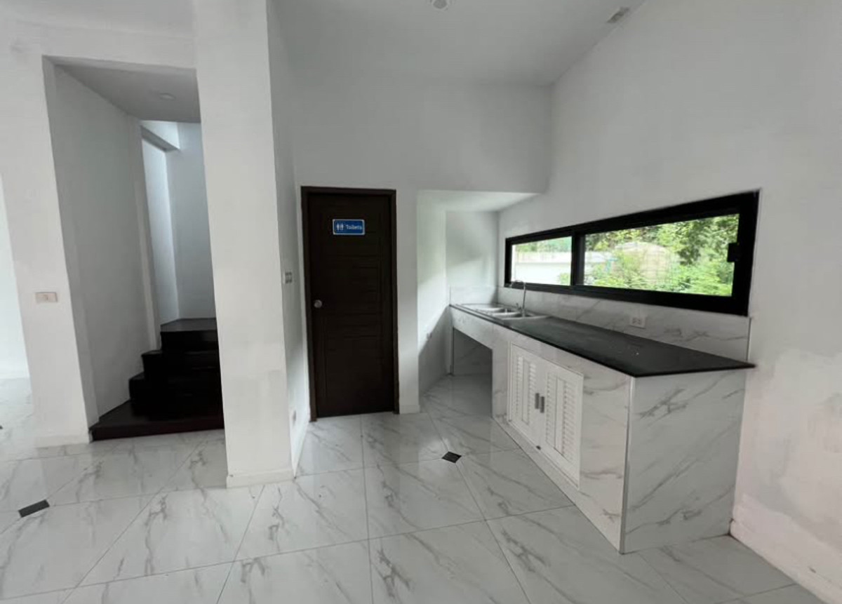 For RentTownhomeChaengwatana, Muangthong : Townhome/home office for rent Premium Golf Village, Muang Thong Thani, near IMPACT and Central Chaengwattana.