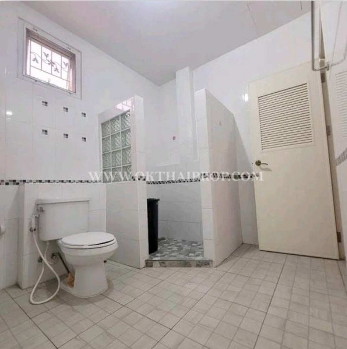 ให้เช่าบ้านลาดกระบัง สุวรรณภูมิ : ให้เช่าบ้านเดี่ยว หมู่บ้านทรัพย์เจริญ ฉลองกรุง 53 ใกล้ศูนย์กีฬาเฉลิมพระเกียรติ 72 พรรษา