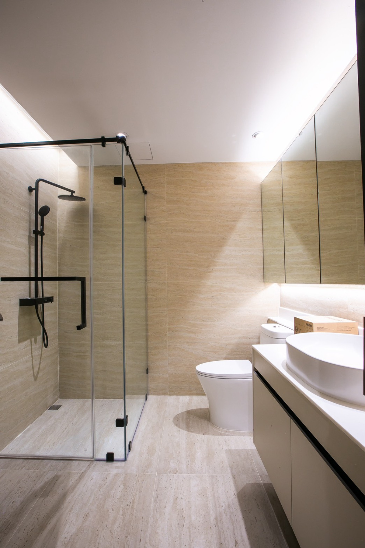 For SaleTownhomeSukhumvit, Asoke, Thonglor : 🔥For Sale Luxury house in heart of Thonglor! Renovated like brand new 4 bedroom fully furnished with private lift ready for move in Tel 0863692224