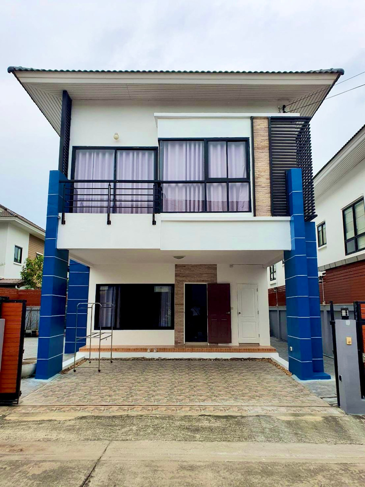 ขายบ้านลาดกระบัง สุวรรณภูมิ : ขายบ้านเดี่ยว พื้นที่ดินใหญ่ ใกล้สนามบินสุวรรณภูมิ