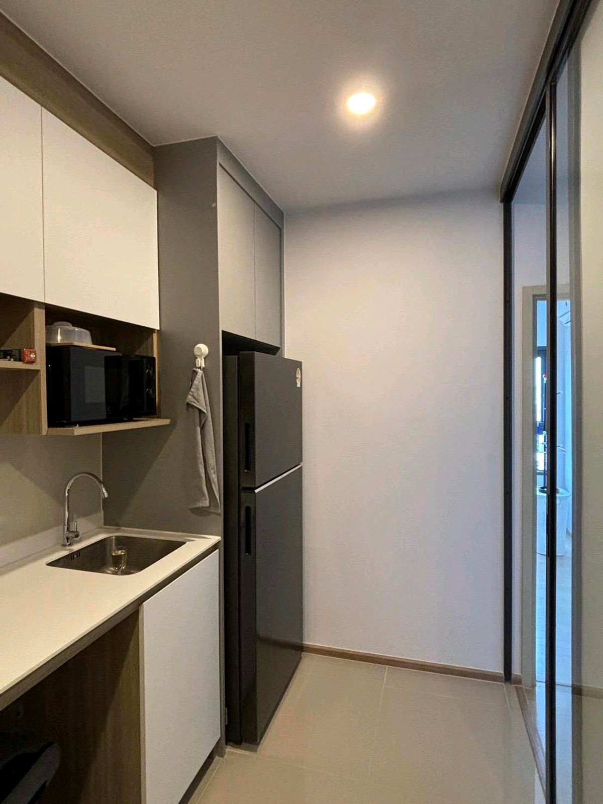 ขายคอนโดคลองเตย กล้วยน้ำไท : ขาย 2 ห้องนอนคอนโด ไลฟ์ อโศก พระราม4  Call: 083-966-3665