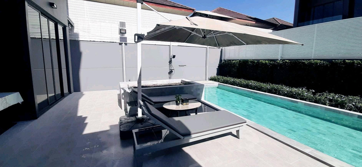 For RentHouseYothinpattana,CDC : Luxury 3-story house, 8 bedrooms, fully furnished, beautifully decorated, for rent in Yothin Phatthana-Ramindra area, near Crystal Design Center (CDC), only 2.3 km.