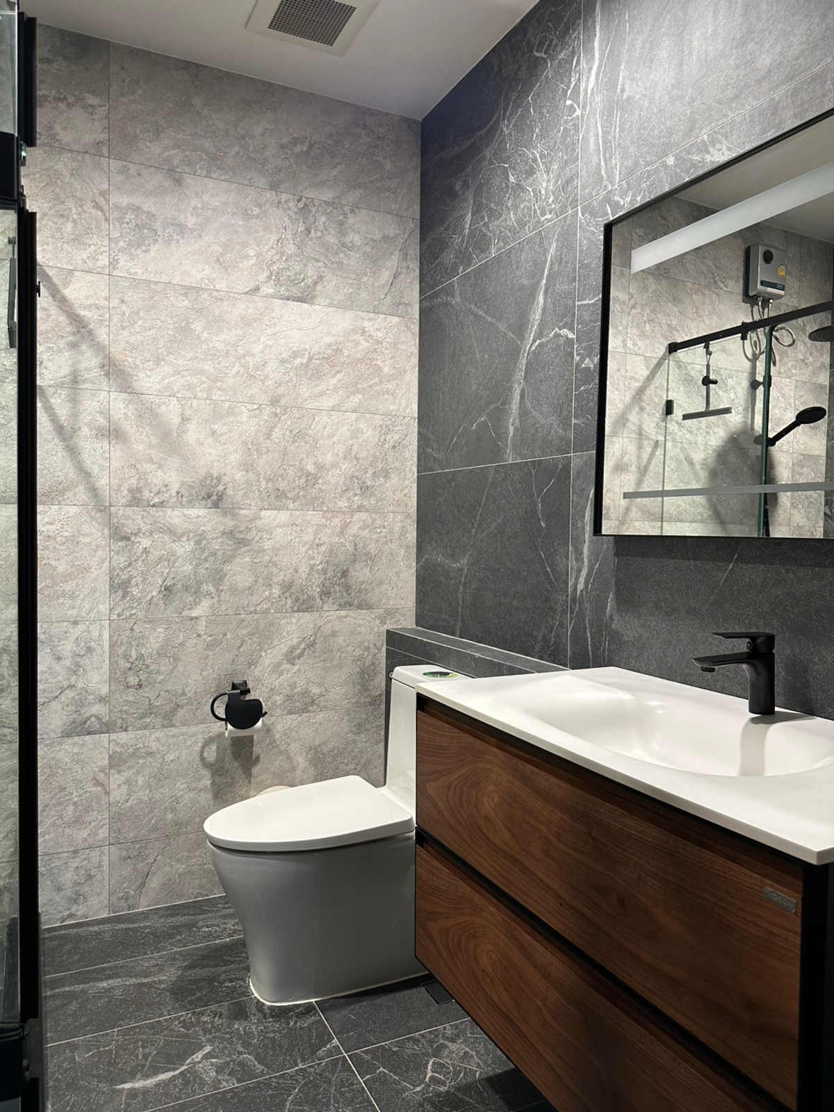 ขายบ้านสุขุมวิท อโศก ทองหล่อ : 🔥For Sale Renovated House in Thonglor! 4+1 Bedroom 370 sq.m fully Furnished Near Donki and BTS Thonglor Tel. 0863692224