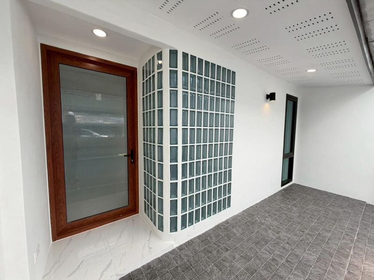 ขายทาวน์โฮมวิภาวดี ดอนเมือง หลักสี่ : ทาวน์เฮ้าส์ 1.5 ชั้น ม.พงษ์เพชรพัฒนา (งามวงศ์วาน 35)  ขนาด 25 ตารางวา 3 ห้องนอน แต่งใหม่พร้อมอยู่ ซอยงามวงศ์วาน 35 แขวงทุ่งสองห้อง เขตหลักสี่ กรุงเทพมหานคร