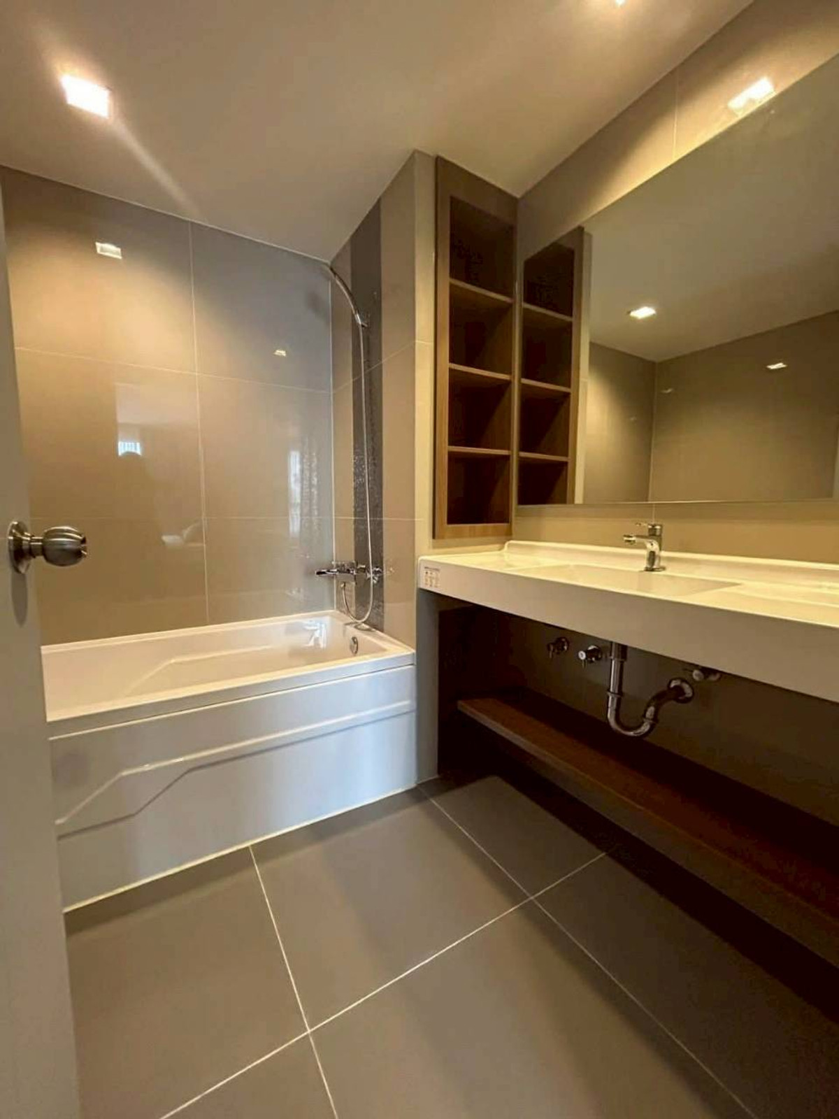 ให้เช่าคอนโดอ่อนนุช อุดมสุข : ✅ IDS151 ✅ Line : @p2nproperty  