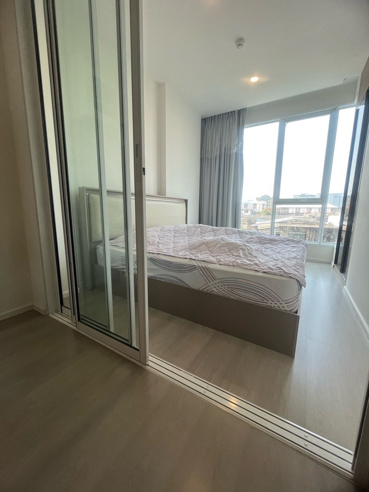 ขายคอนโดปิ่นเกล้า จรัญสนิทวงศ์ : Delapis จรัญ 81 MRT บางพลัด 34.5 ตรม 1 Bed plus ห้องทำงาน ห้องนั่งเล่น