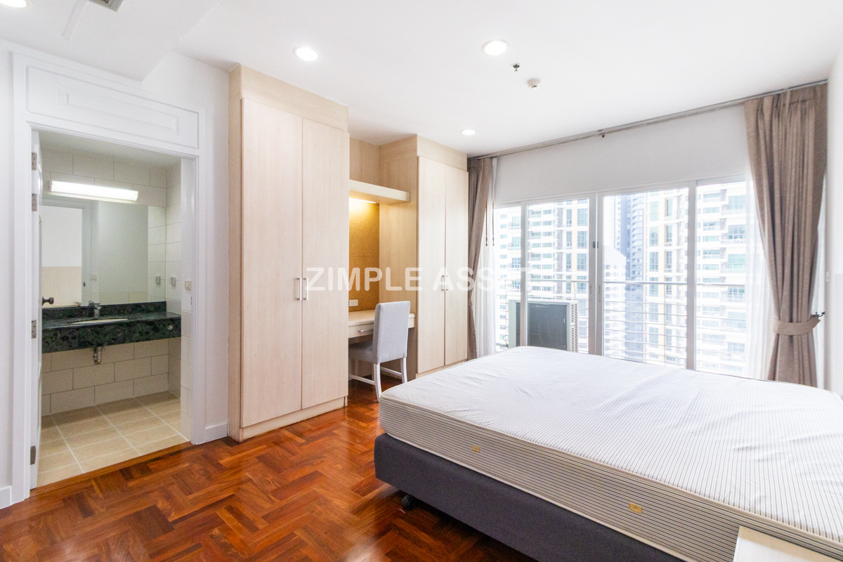 For RentSukhumvit, Asoke, Thonglor : Line ID: @zimple_asset  A luxurious residential in Sukhumvit 24. Fully furnished with complete facilities, offering a comfortable “home-like” atmosphere in a prime location with convenient access to BTS and shopping center. Pet friendly🐶