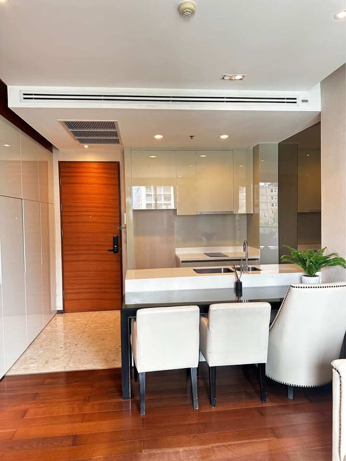 For SaleCondoSukhumvit, Asoke, Thonglor : The Address Sukhumvit 28 / 1 Bedroom (SALE WITH TENANT), The Address Sukhumvit 28 / 1 Bedroom (Sale with Tenant) MMK074