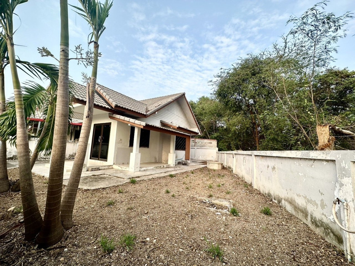 ขายทาวน์โฮมหัวหิน ประจวบคีรีขันธ์ : ขายทาวน์เฮ้าส์หมู่บ้านภูตะวัน  ทำเลถนนถนนหัวหิน-ห้วยมงคล(ทล.3218) ประจวบคีรีขันธ์  สภาพดี ราคาถูกมาก