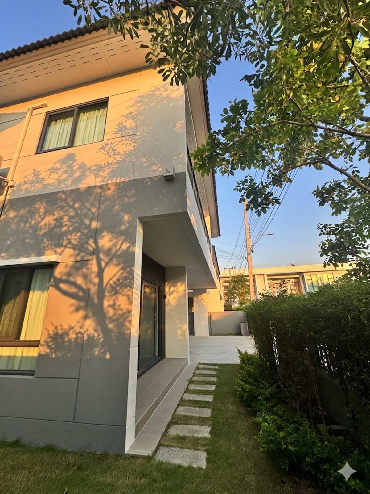 For RentHouseVipawadee, Don Mueang, Lak Si : 2-story detached house with furniture, beautifully decorated, for rent in Don Mueang-Vibhavadi area. Near Don Mueang Airport, only 3 km.