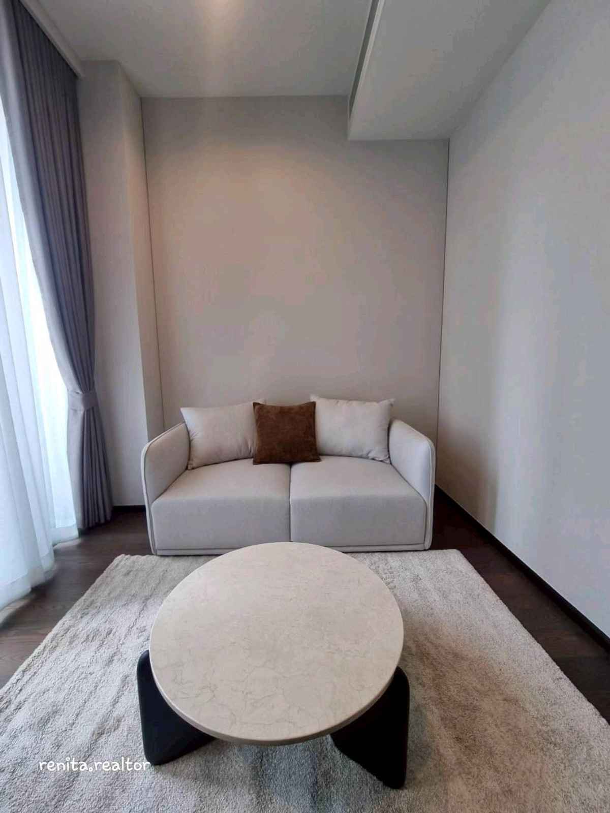 ให้เช่าคอนโดสุขุมวิท อโศก ทองหล่อ : ปล่อยเช่าคอนโดหรู AESTIQ Thonglor – ห้องสวย เลี้ยงสัตว์ได้ (Pet-Friendly) ใจกลางทองหล่อ! 🐾✨48,000 บาท 40 ตรม. 1 นอน