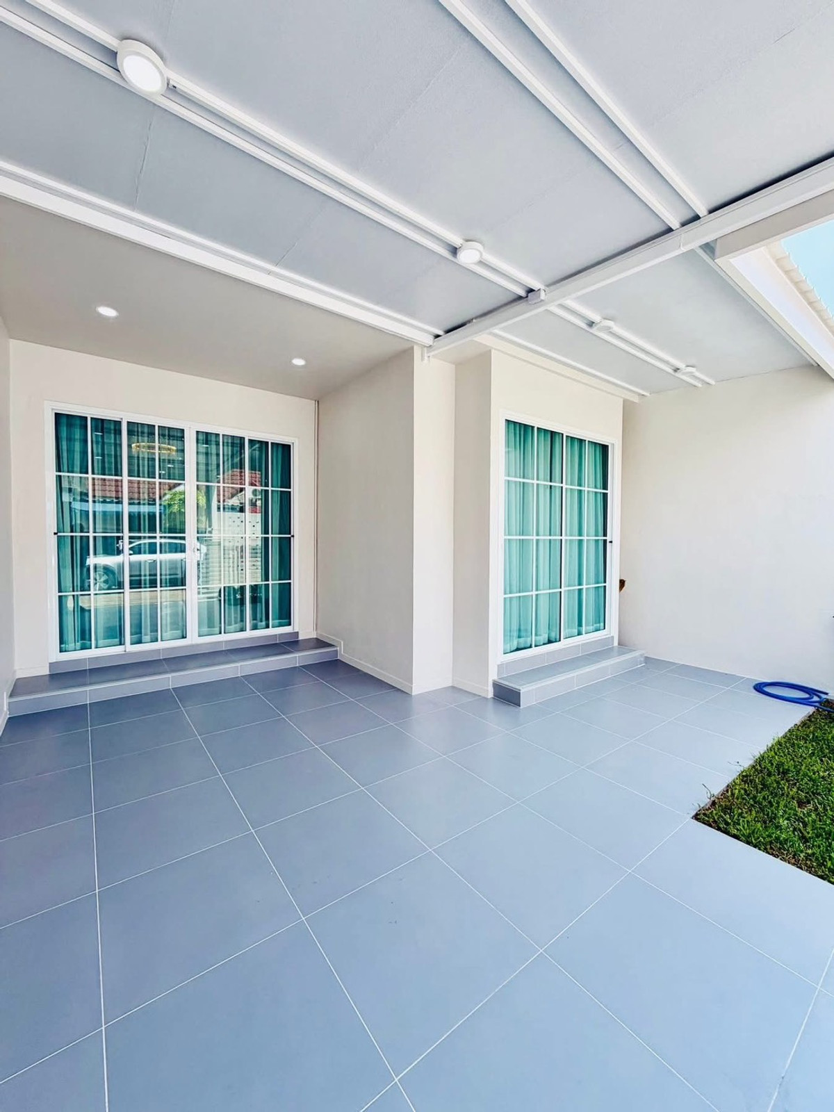 ขายทาวน์โฮมพัทยา บางแสน ชลบุรี สัตหีบ : ทาวน์เฮ้าส์ ปาร์ครุ่งเรือง/ 2 ห้องนอน (ขาย), Townhouse Park Rungrueang / 2 Bedrooms (FOR SALE) AM104