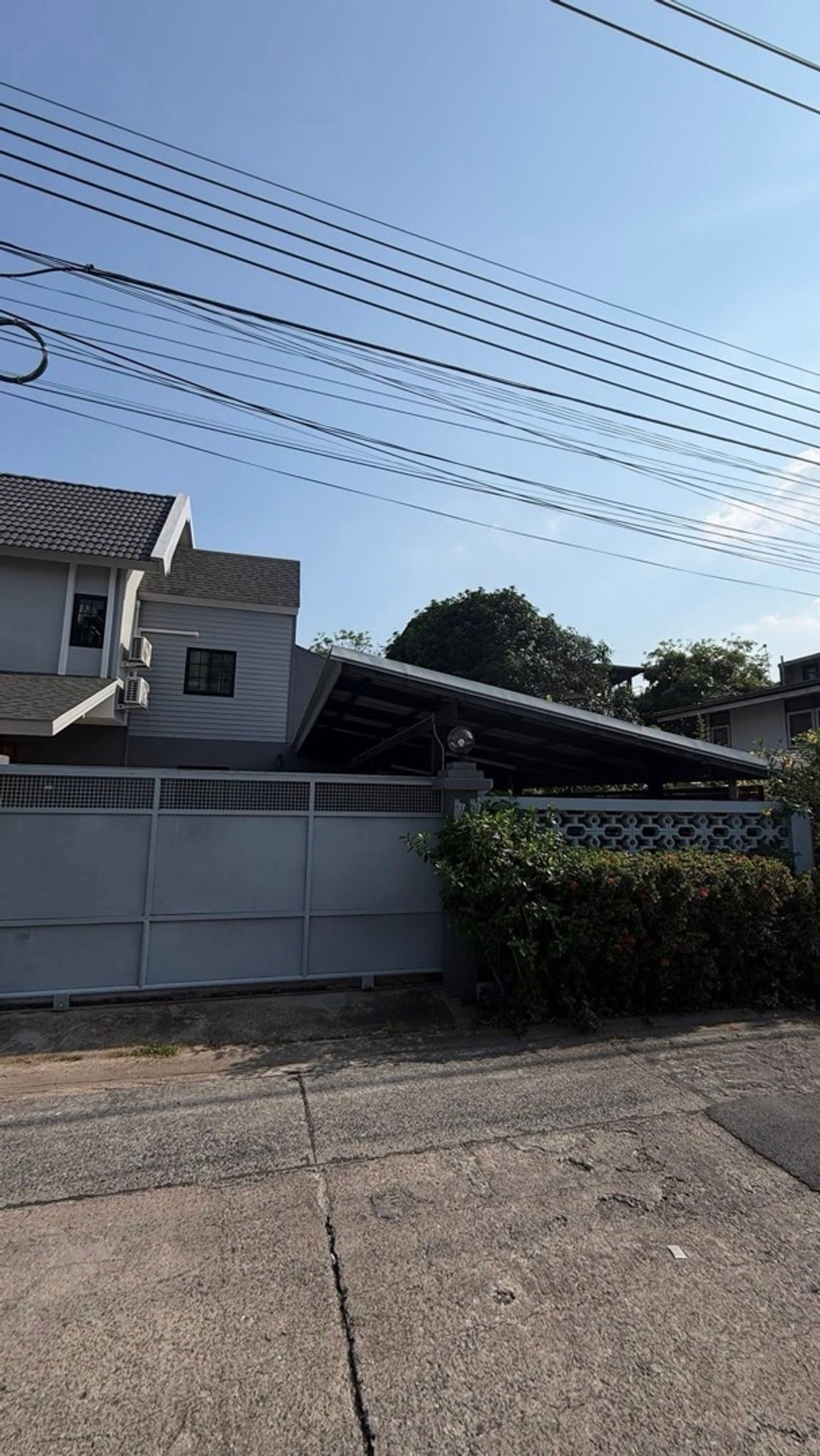 For RentHome OfficeRatchadapisek, Huaikwang, Suttisan : 🏙️For rent, 2-story detached house, Soi Ratchada 32, suitable for living or home office ⚡️🔥