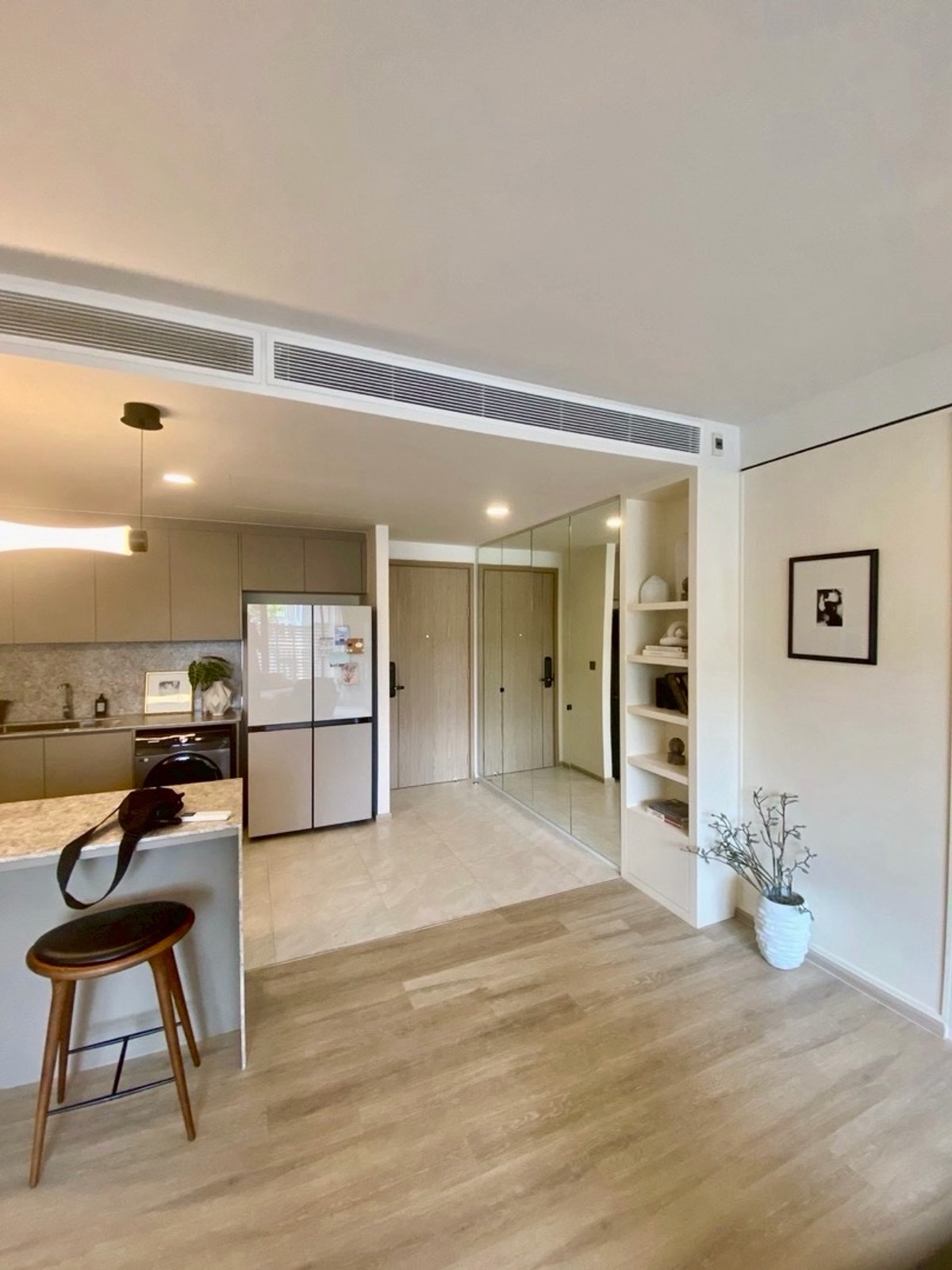 For RentCondoRama9, Petchburi, RCA : pynn soonvijai 3 bedroom ready to move in