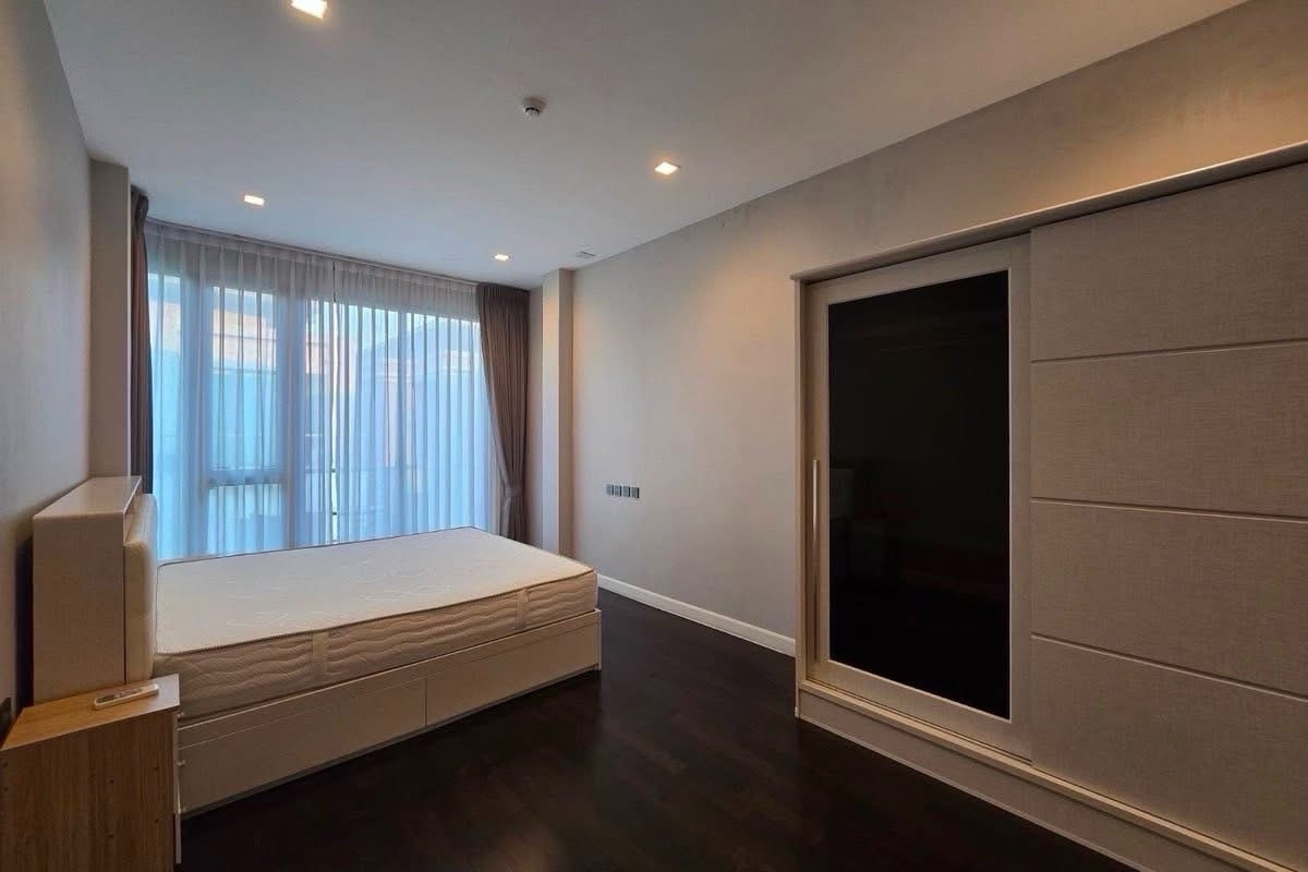 ให้เช่าบ้านพัฒนาการ ศรีนครินทร์ : ให้เช่า The Gentry พัฒนาการ 2 วิลล่าหรู ใจกลางเมือง 🔥📍 เพียง 5 กม. ถึงทองหล่อ | ใกล้ Clubhouse 230,000 บาท/เดือน (พร้อมเฟอร์ครบ) 440 ตร.ม 70 ตร.วา 4 ห้องนอน 5 ห้องน้ำ 230,000 บาท